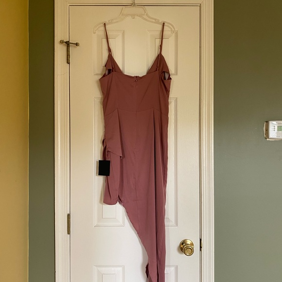 NWT Lulu’s Asymmetrical Spaghetti Strap V-Neck Dress, Size M - Picture 5 of 5